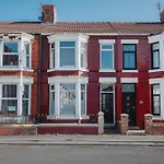 Charming 5-Bedroom Terraced House In Old Swan