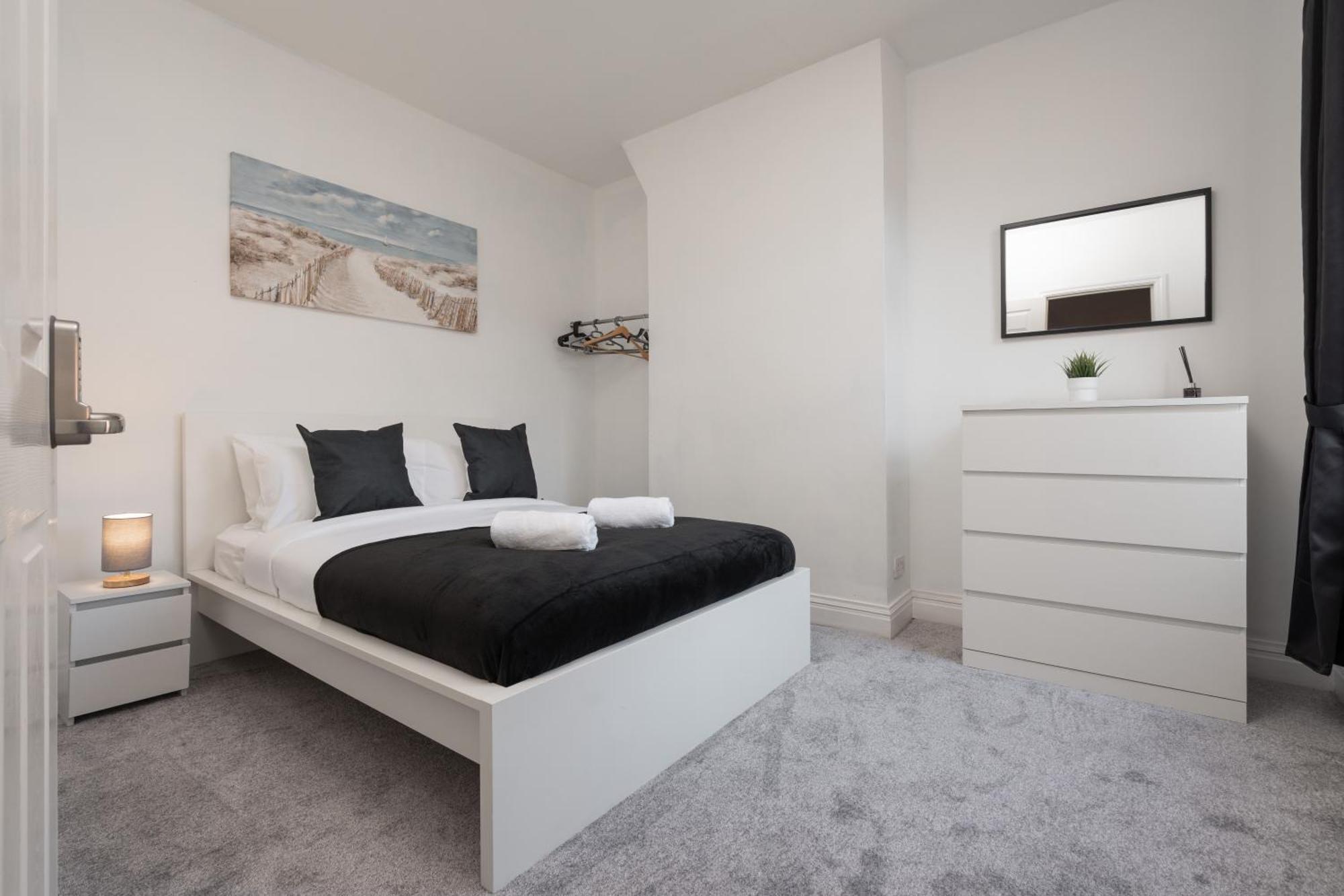 Charming 5-bedroom Terraced House In Old Swan *