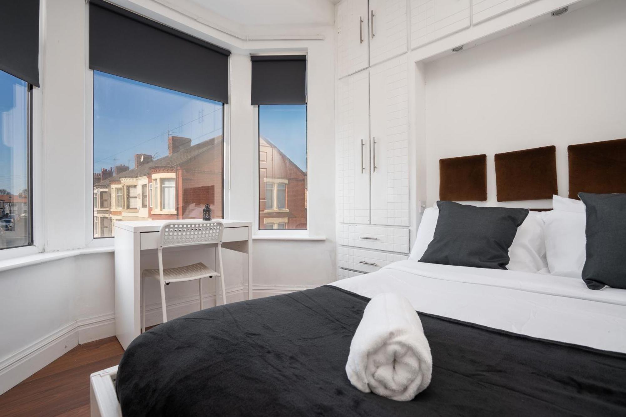 Charming 5-bedroom Terraced House In Old Swan Apartment *