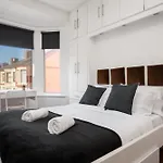 Charming 5-Bedroom Terraced House In Old Swan